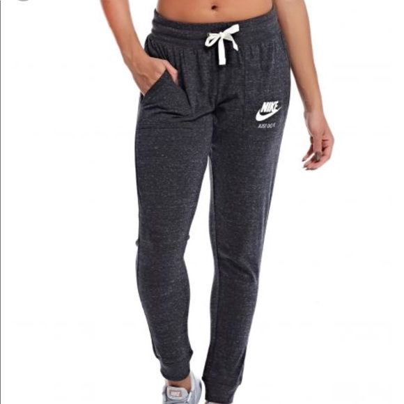 womens nike grey joggers